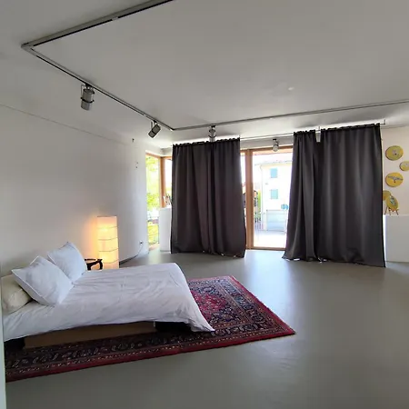 Loft And Artist Studio بوكين